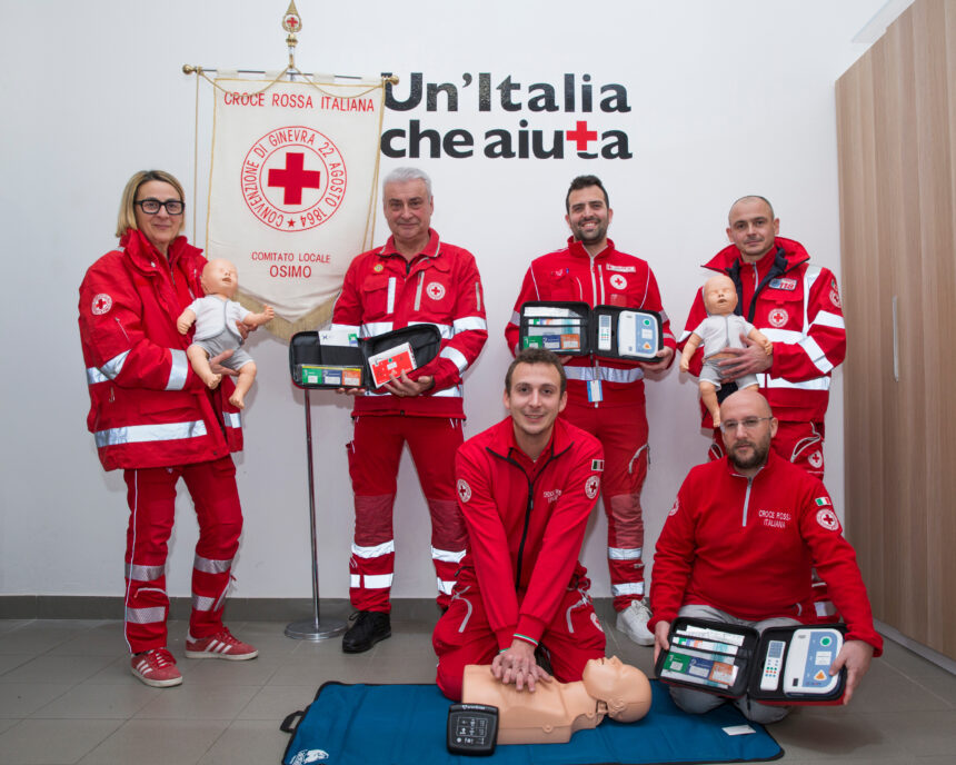 IL REGALO DI NATALE DELLA CRI OSIMO: GRAZIE ALLE DONAZIONI ACQUISTATI DAE E MANICHINI PER LA FORMAZIONE